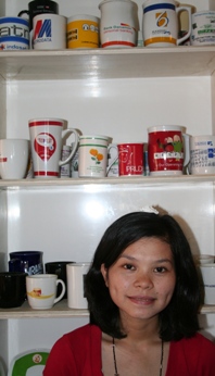 ratu mug souvenir buat barang souvenir mug PT Anda