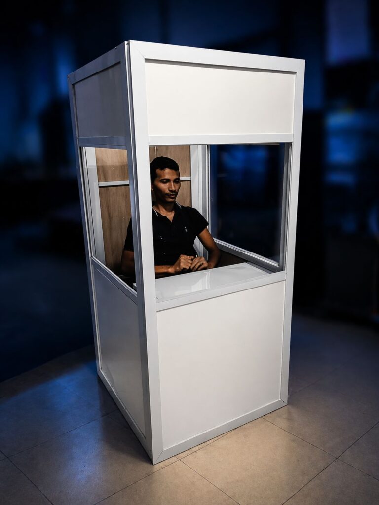 Sewa translator booth di jakarta bandung bogor bekasi tangerang serpong. Kontak kami untuk rental Interpreter booth terbaru ekonomis.