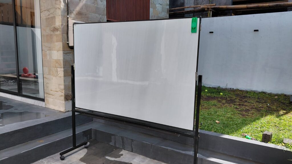 Rental Papan Tulis Whiteboard di Batam? Daxell Rental adalah layanan Penyewaan Whiteboard di seluruh wilayah di Batam. Bagus dan Ekonomis serta Cepat layanan.